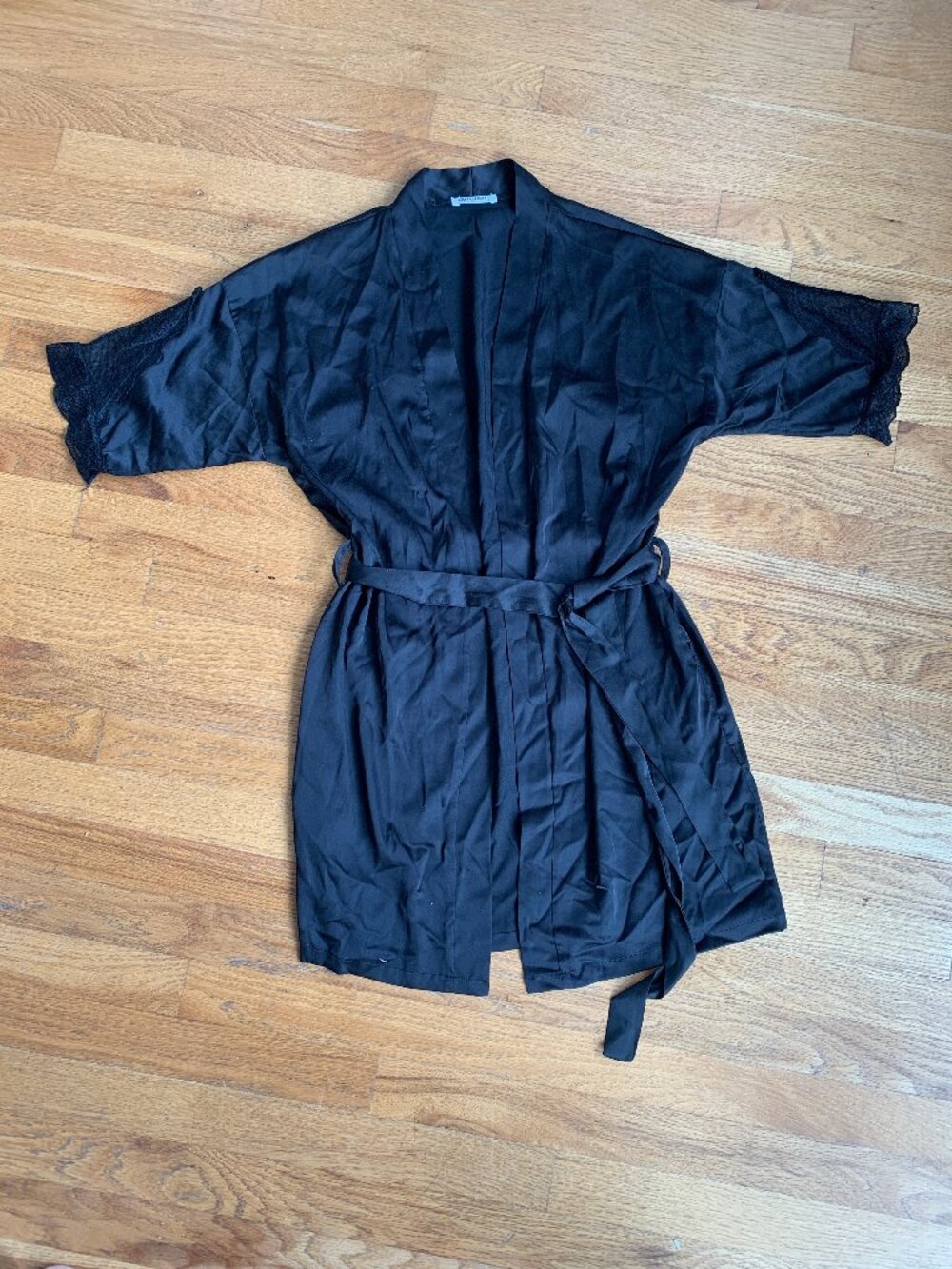 NWOT XS Satin Lace Robe with Side Pockets, Black